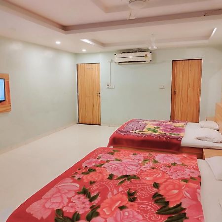Hotel Guru Kripa - 500Mtr From Shreenathji Temple Nathdwara Exterior photo